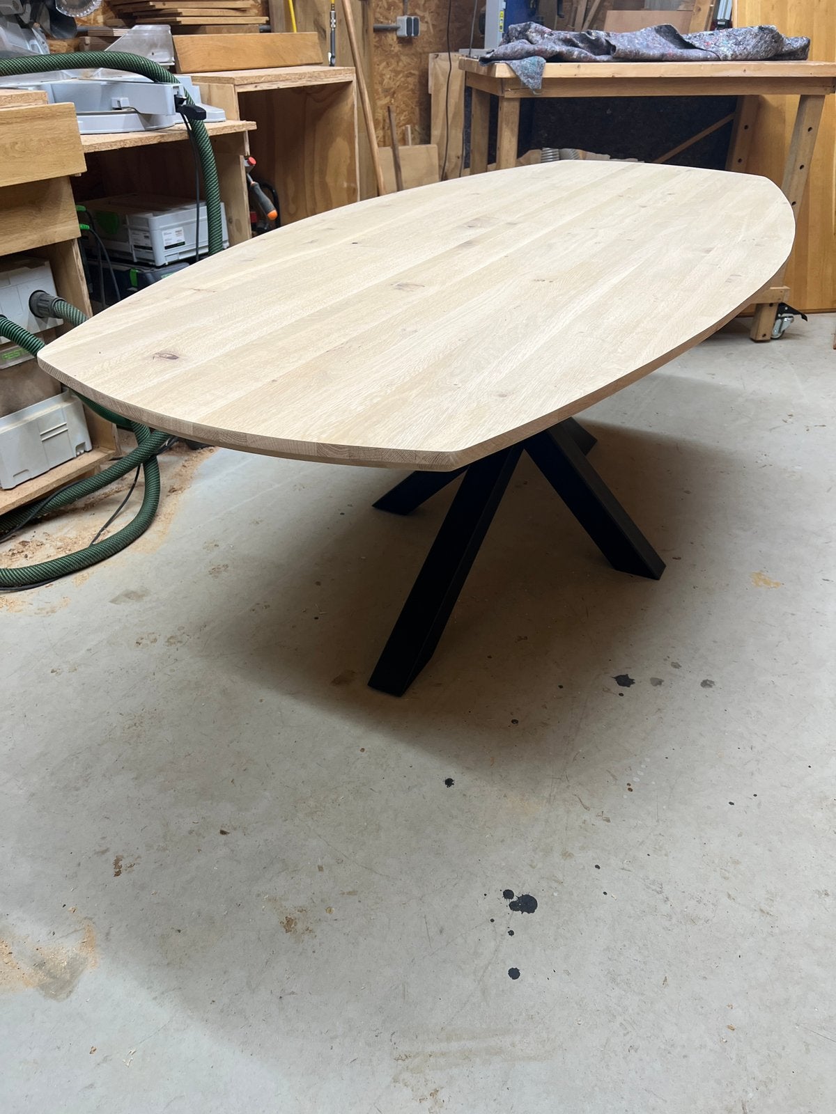 eettafel 230 x 100 massief eiken klaar om af te werken, Huis en Inrichting, Ophalen, 100 tot 150 cm, Modern, landelijk, ovaal