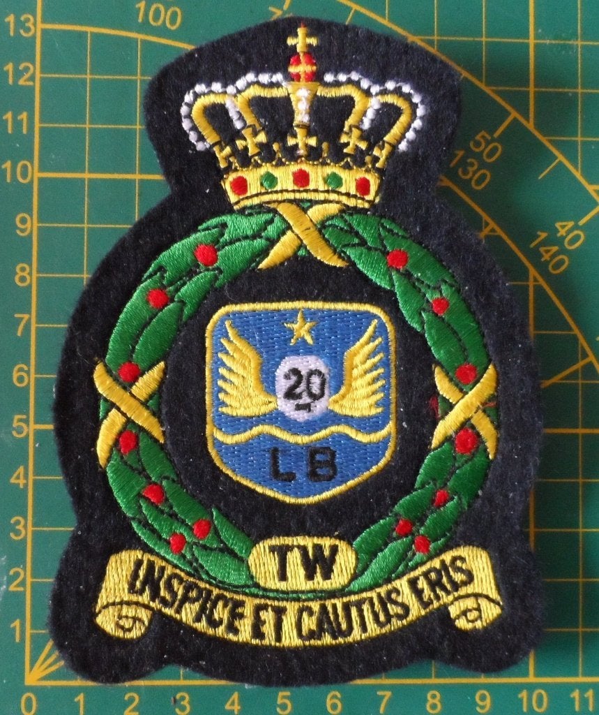 Pach 20 LB squadron VLB Twenthe  nu met  nummer, Ophalen of Verzenden, Luchtmacht, Nederland, Embleem of Badge