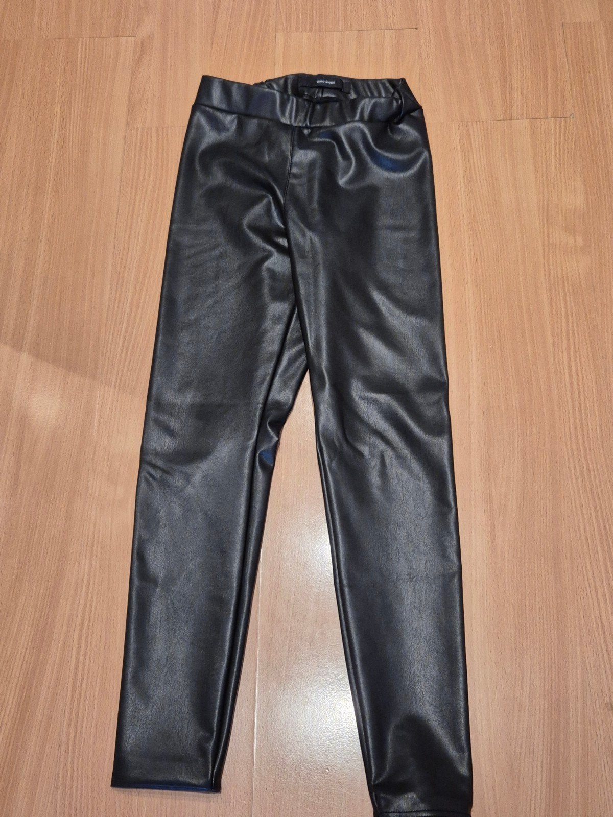 Zwarte imitatie leren legging maat S, Kleding | Dames, Leggings, Maillots en Panty's, Legging, Maat 36/38 (S), Zwart, Ophalen of Verzenden