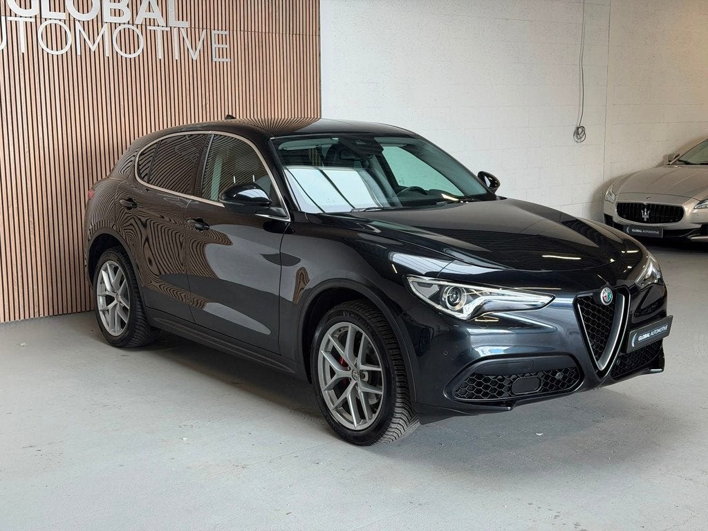 Alfa Romeo Stelvio 2.0 T AWD Super - FIRST EDITION - 280 PK, Automaat, Zwart, 4 cilinders, Zwart