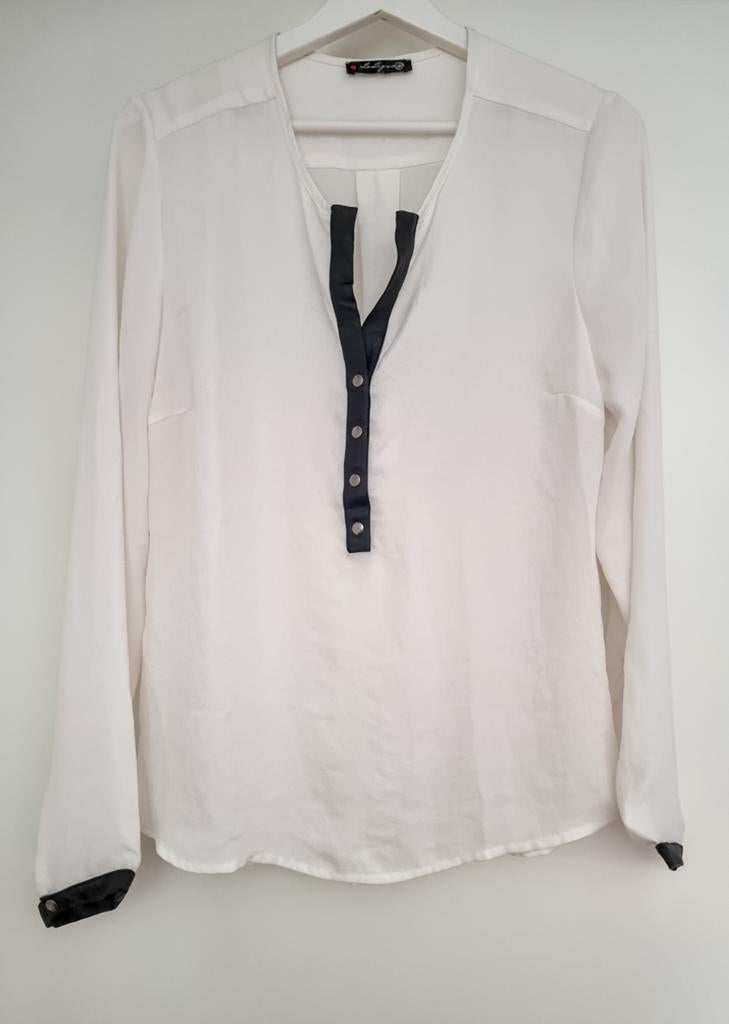 Witte blouse met zwarte details - La Ligna maat 40 / L, Maat 38/40 (M), Wit, Ophalen of Verzenden, Zo goed als nieuw