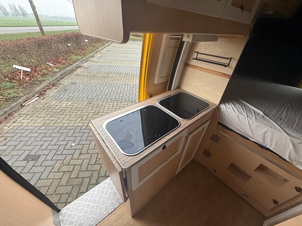 Compacte en kleurrijke Citroën Jumper Buscamper, Overige merken, Tot en met 2, Bedrijf, Koelkast