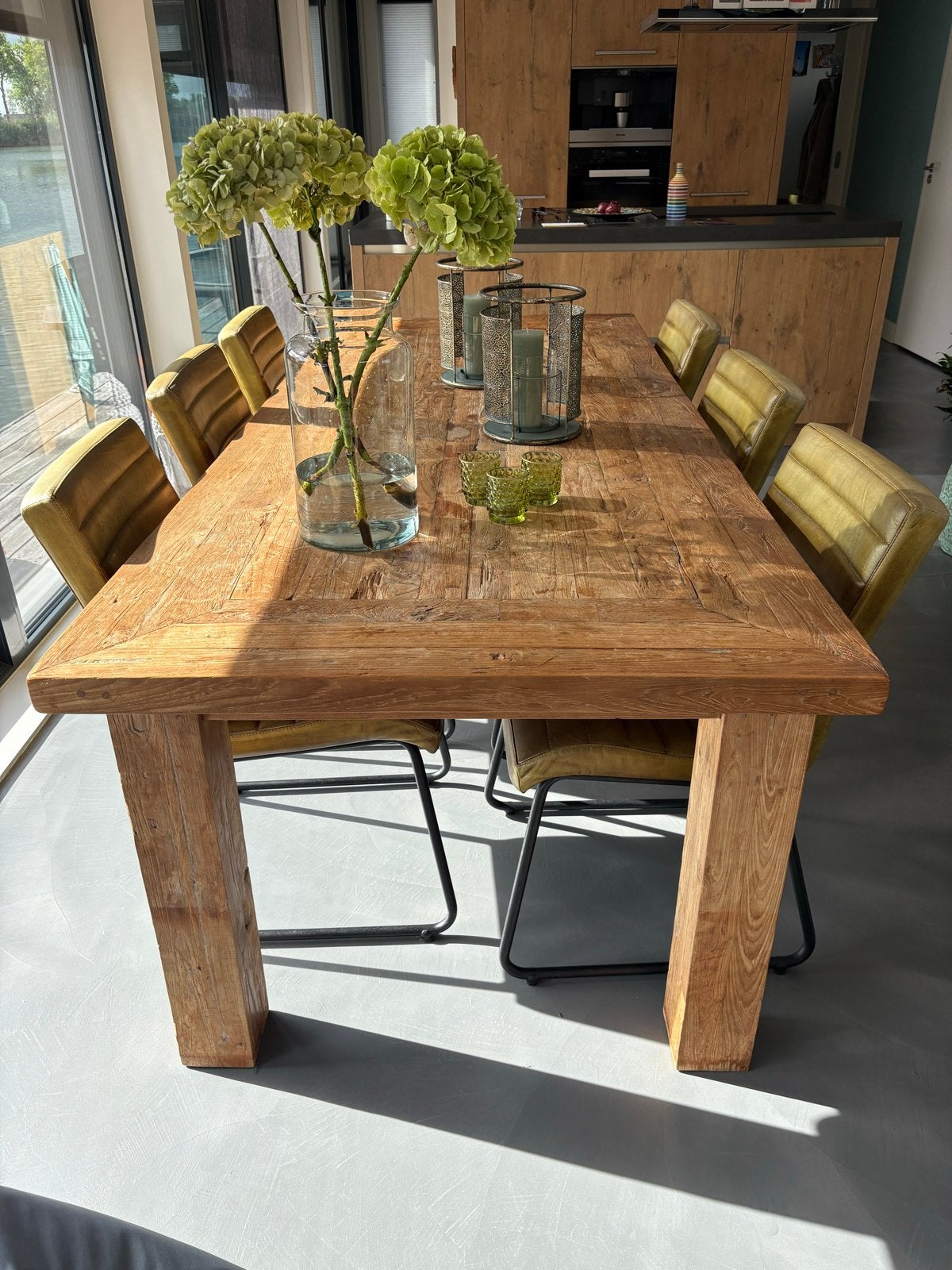 Robuuste eettafel met 8 stoelen - Landelijke stijl, Ophalen, Gebruikt, 100 tot 150 cm, 200 cm of meer