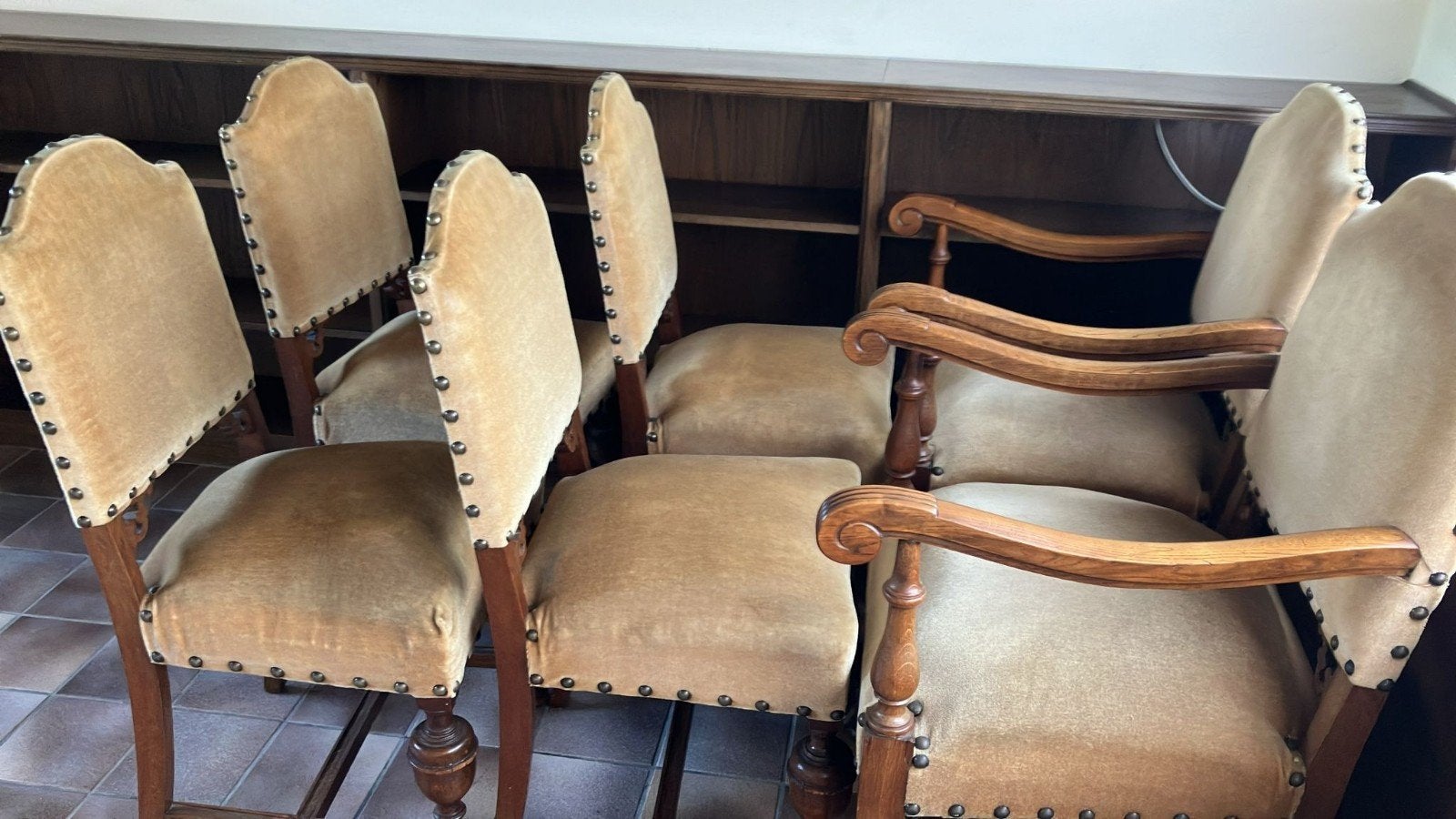 klassieke houten eetkamerstoelen, Ophalen
