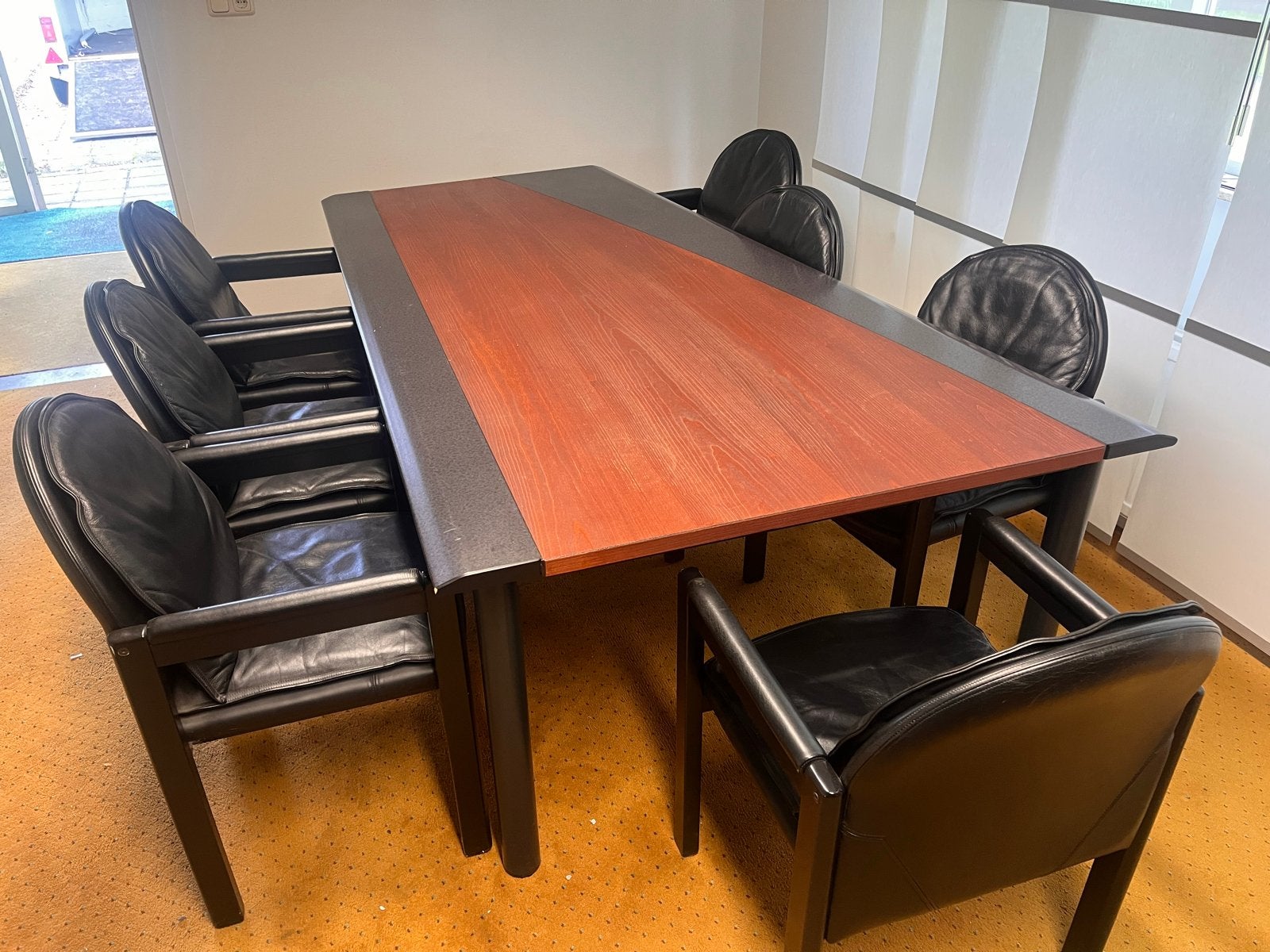 Kantoor tafel met 7 leren stoelen, Zakelijke goederen, Vergader- of Presentatieruimte, Ophalen, Gebruikt, Tafel