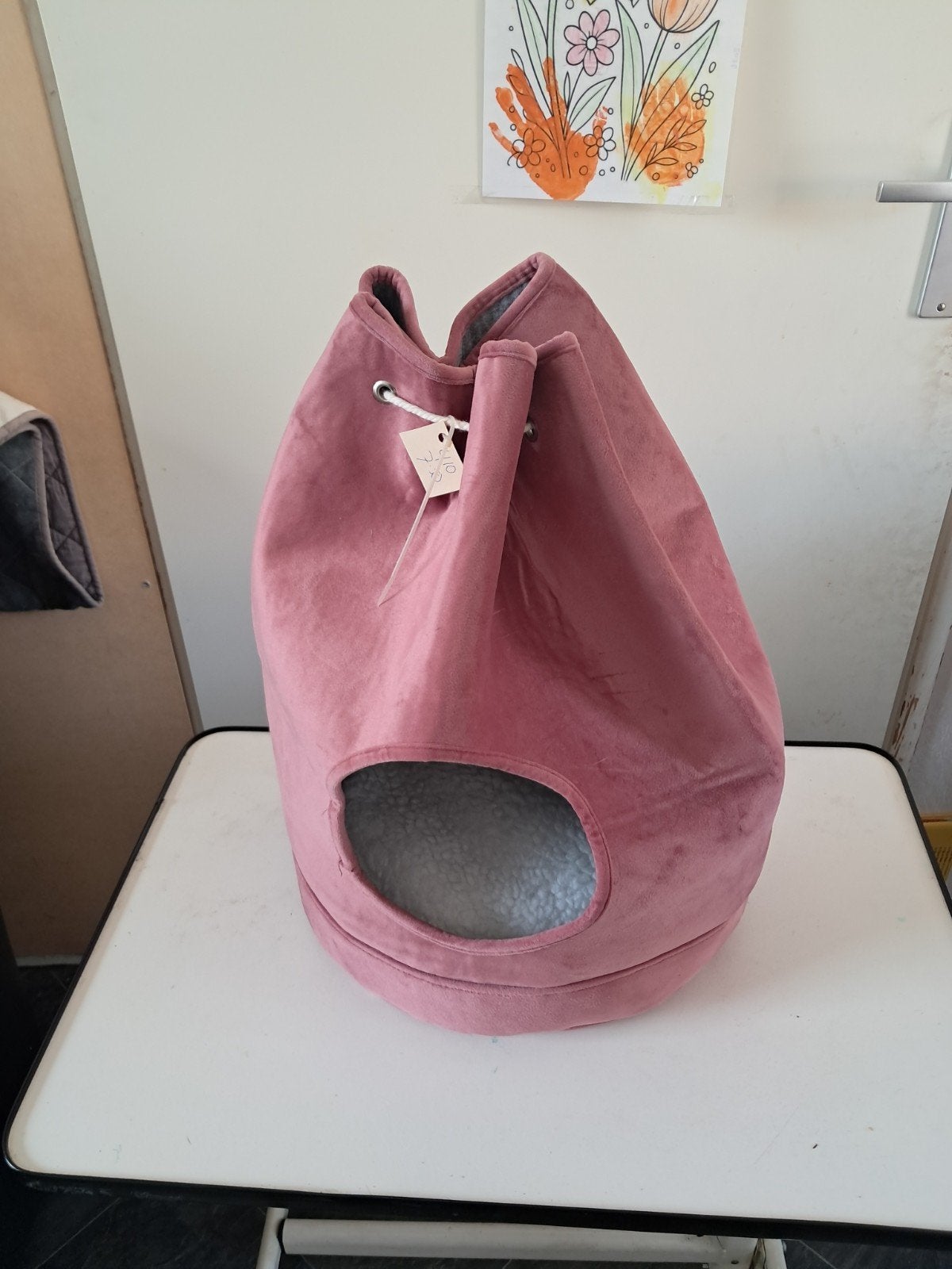 roze katten mandje nr 410, Ophalen, Gebruikt