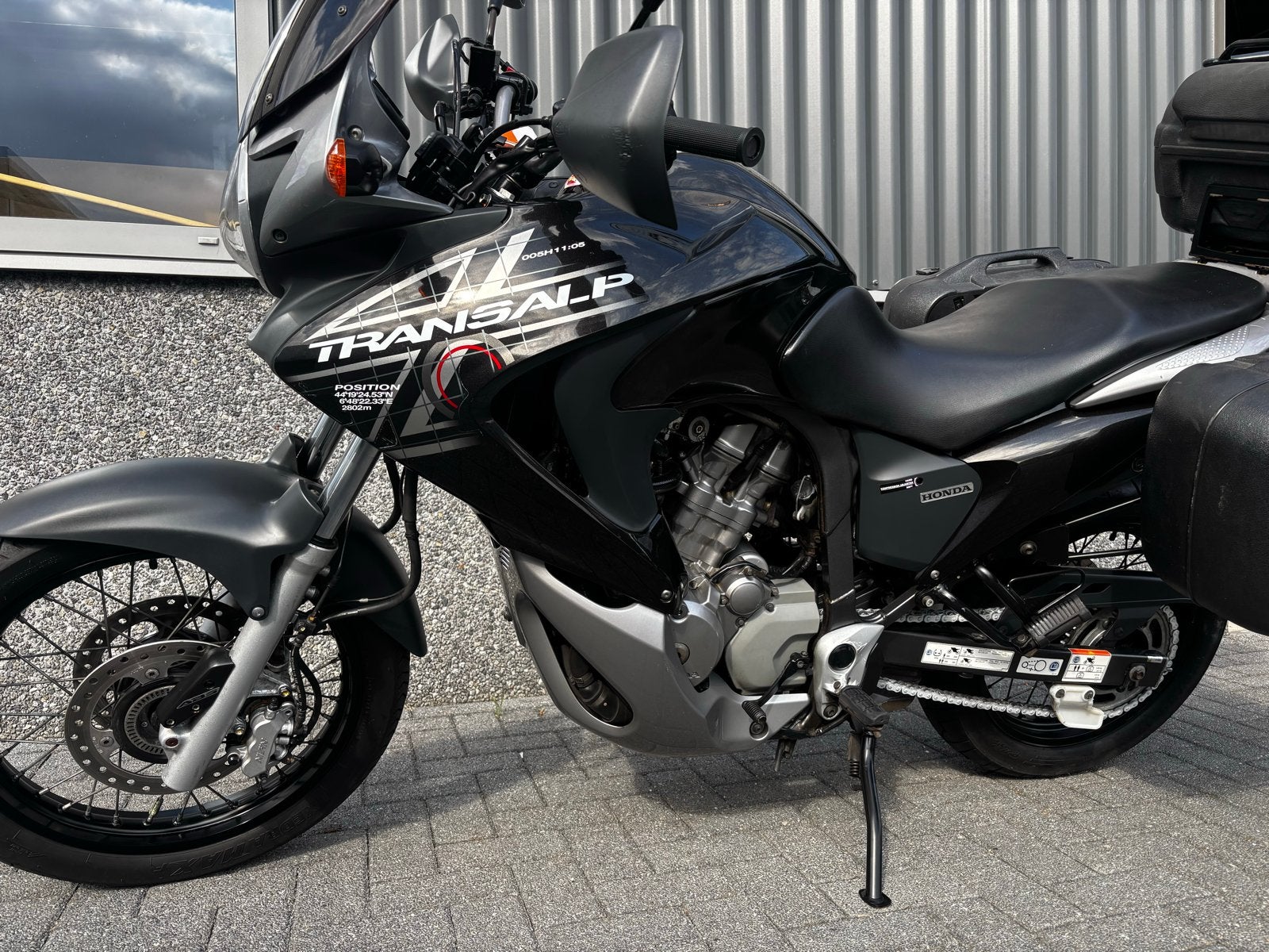 Honda Transalp met 3-delige kofferset en handvatverwarming, 700 cc, 2 cilinders, Occasion, Motorrijbewijs A