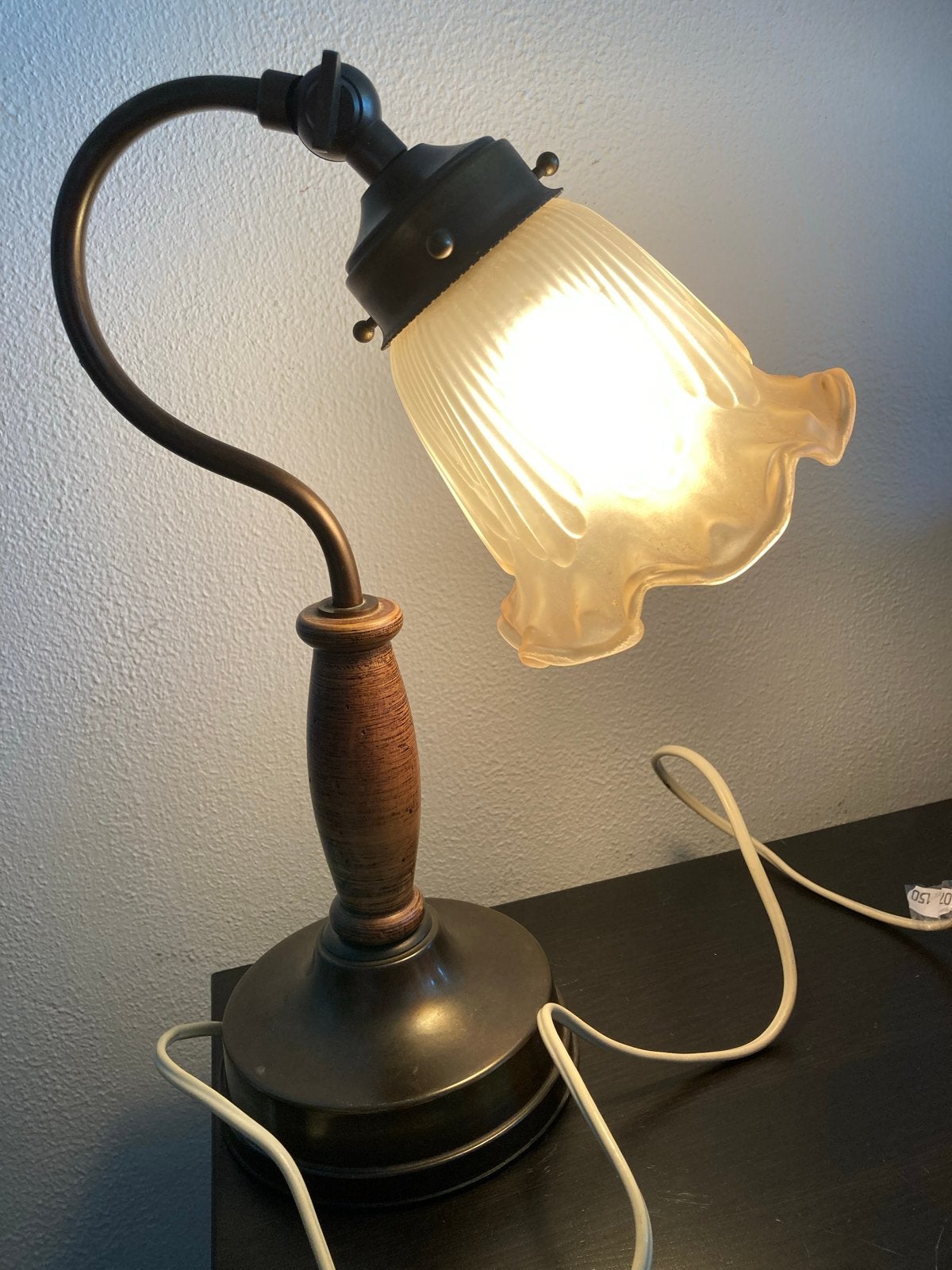 Sierlijke messing Art Nouveau tafellamp met bloemkelk, Ophalen of Verzenden
