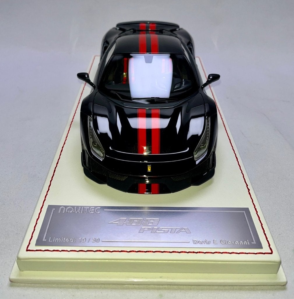 Ferrari 488 Pista Novitec 1:18 Zwart van Davis & Giovanni, Ophalen of Verzenden, Zo goed als nieuw, Auto, Overige merken