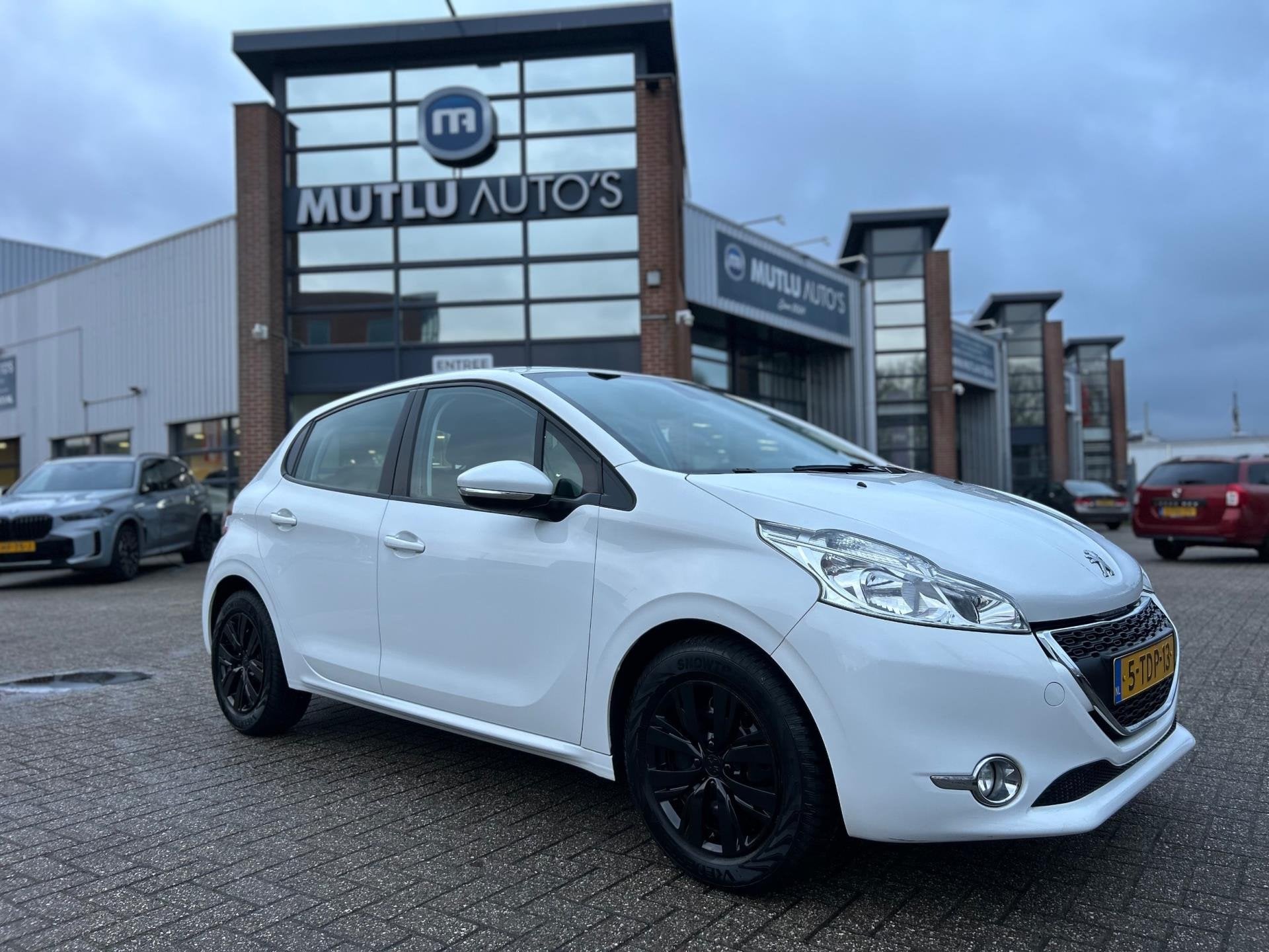 Peugeot 208 1.2 VTi Envy 5deurs Airco PDC NAP NAVI, Auto's, Peugeot, Voorwielaandrijving, Euro 5, Gebruikt, 31 €/maand