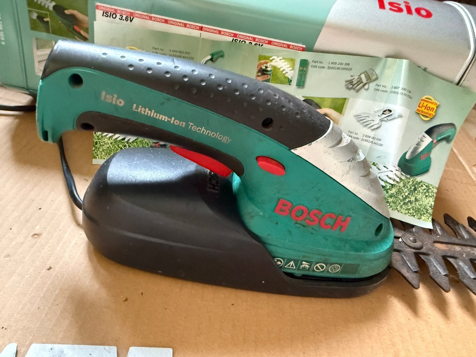 Bosch accu isio buxes heggenschaartje., Ophalen of Verzenden, Gebruikt, Minder dan 20 mm