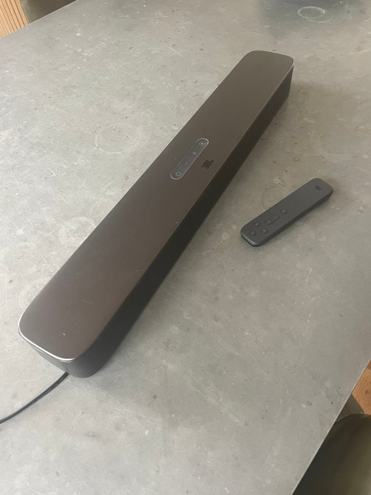 Jbl soundbar met afstandbediening, Ophalen, Zo goed als nieuw