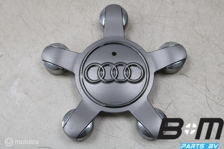 1 losse naafkap Audi Q5 8R 8R0601165, Gebruikt, Band(en)