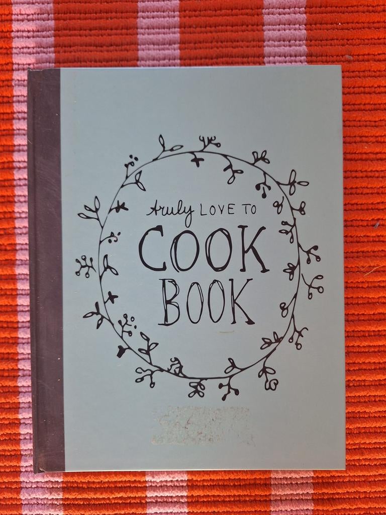 Truly Love to Cook Book - Nieuw, Onbekend, Nieuw, Ophalen of Verzenden, Hoofdgerechten