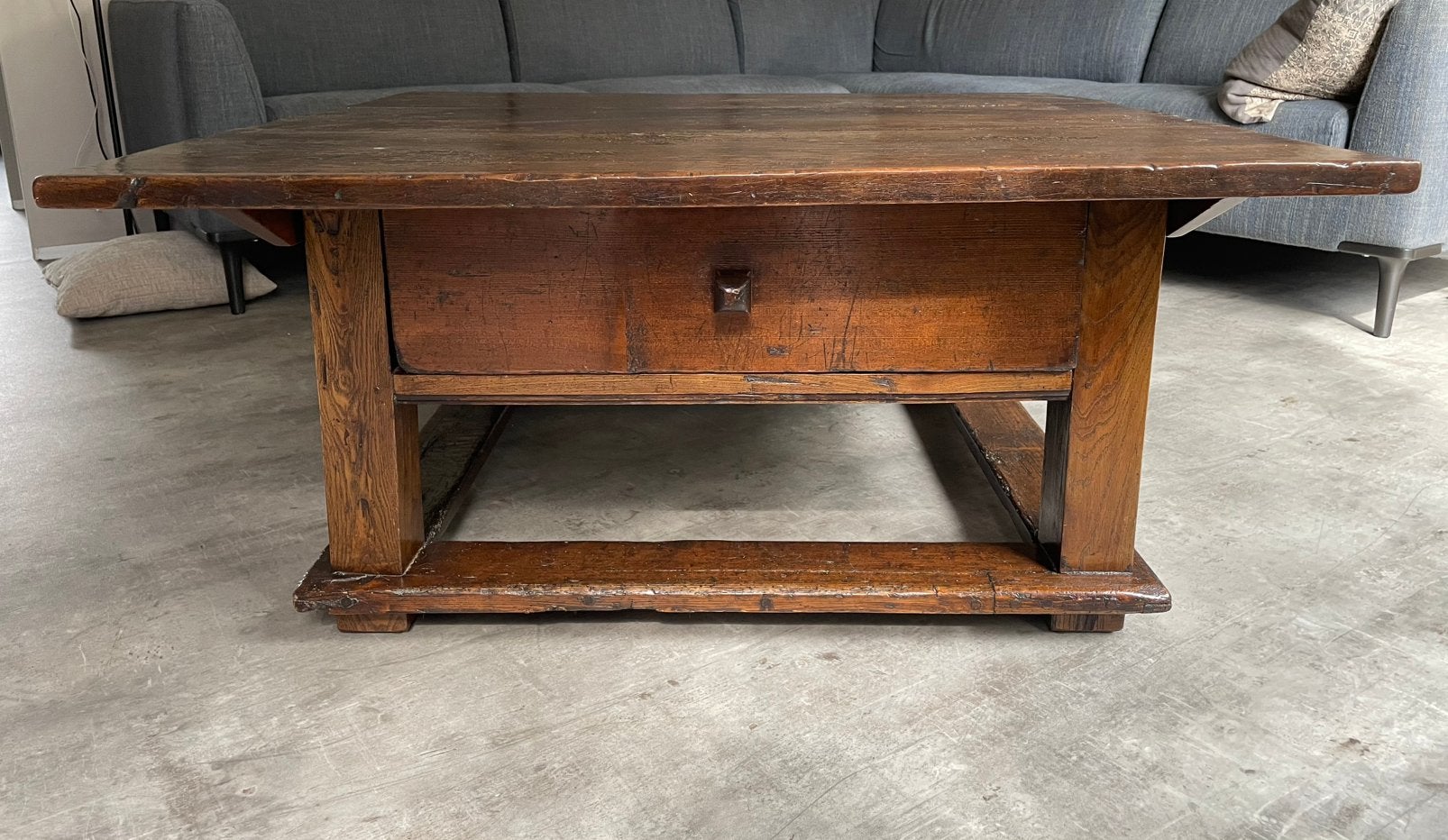 Zware eiken salontafel/betaaltafel/antieke salontafel/tafel, Ophalen, Zo goed als nieuw