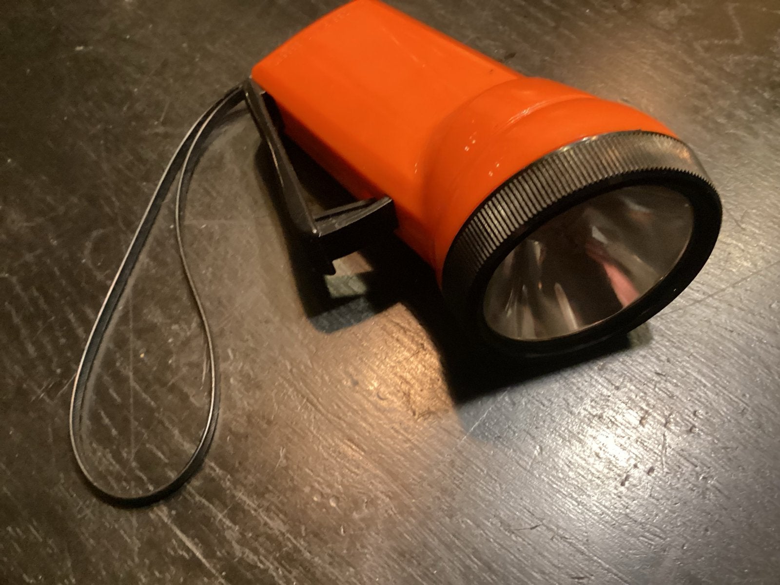 Vintage jaren '50 Knijpkat zaklamp Ideaal voor NOODPAKKET, Ophalen of Verzenden