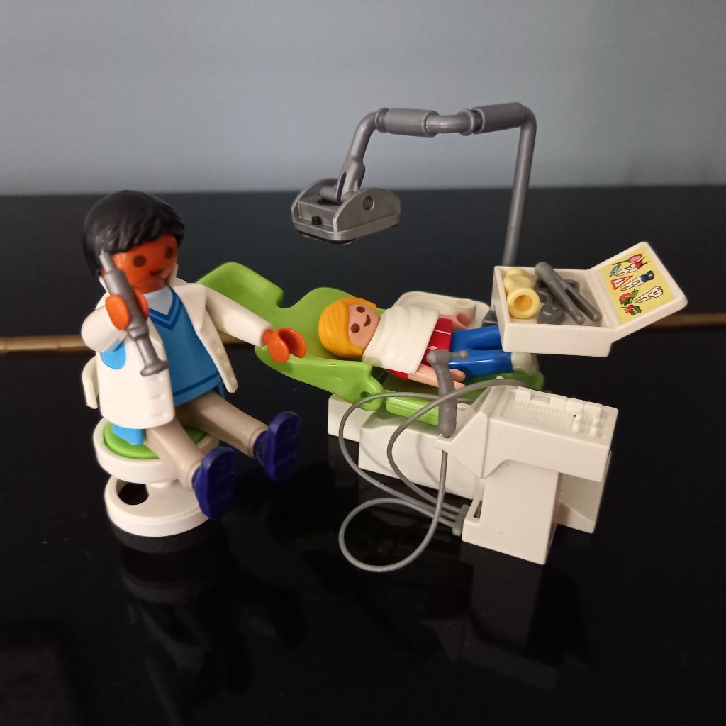Playmobil tandartspraktijk 6662 en setje 5649, Kinderen en Baby's, Speelgoed | Playmobil, Ophalen of Verzenden, Zo goed als nieuw