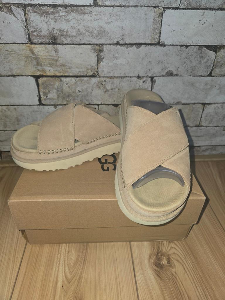 UGG Goldenstar Cross Slide Slippers - Maat 38, Ophalen of Verzenden