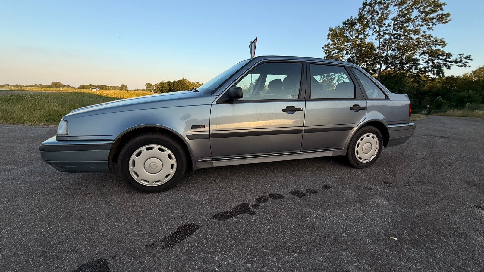 Volvo 440 1.8 I 1994 Grijs, Auto's, Volvo, Particulier, Metallic lak, Radio, Trekhaak, Benzine, Euro 1, Hatchback, Handgeschakeld