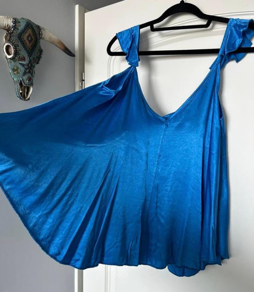 Kobalt blauwe glans top , a- lijn , one size, Kleding | Dames, Tops, Blauw, Maat 42/44 (L), Nieuw, Ophalen of Verzenden