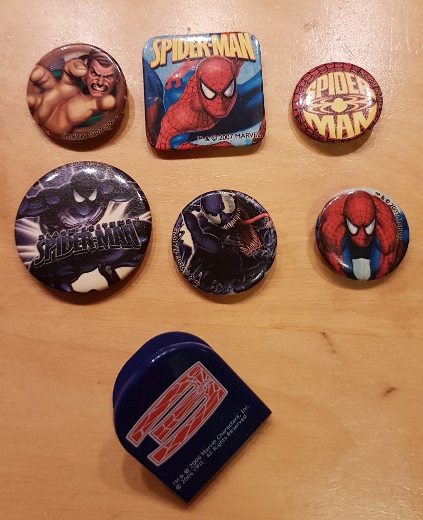 Spiderman BUTTONS, MARVEL, 6 stuks + 1 cliphouder, Ophalen of Verzenden, Nieuw, Figuurtje, Button