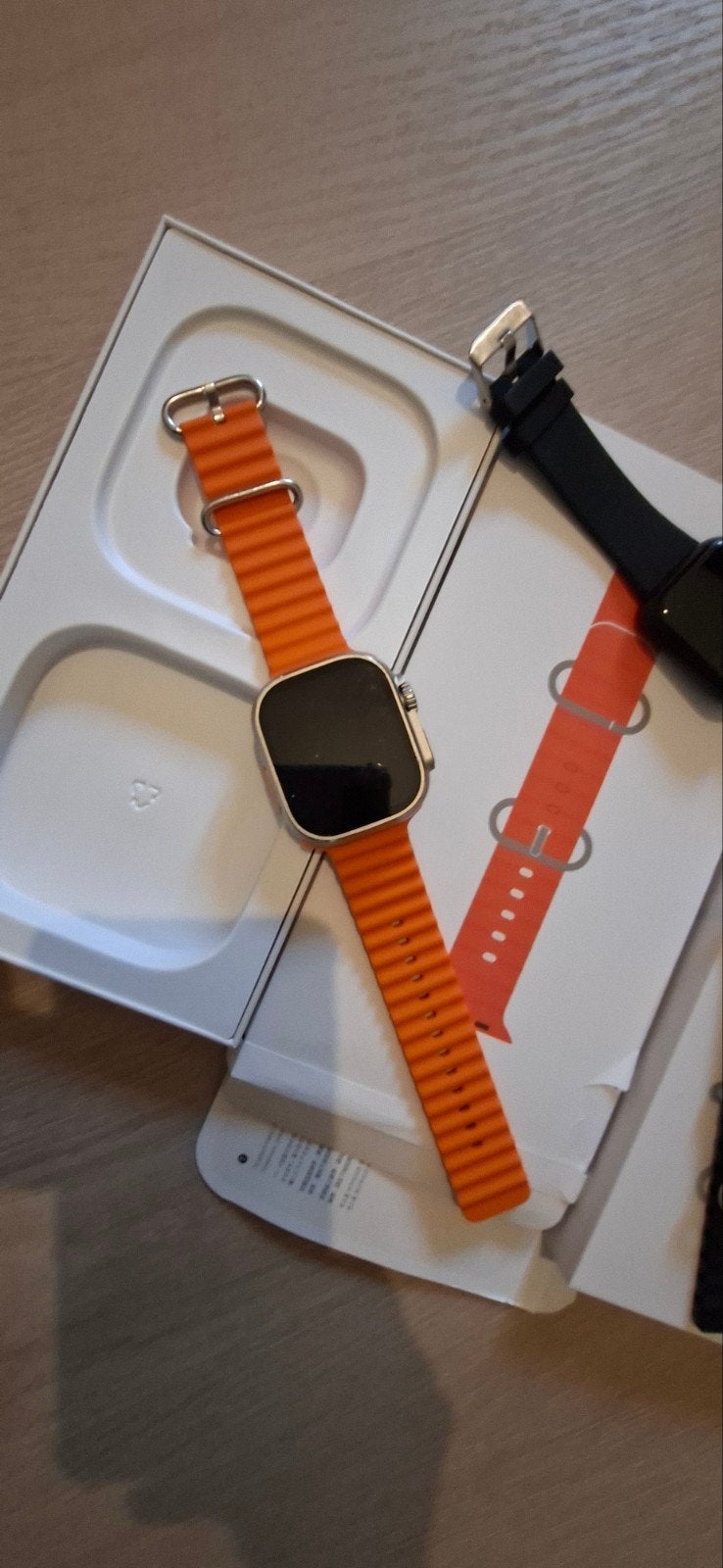 Smartwatch met oranje en zwarte bandjes zonder oplaader, Onbekend, Oranje, Ophalen of Verzenden, Zo goed als nieuw