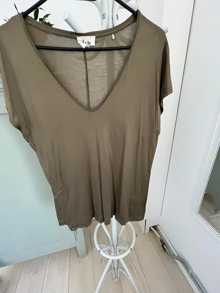 Mooi shirt Isay mt L, Maat 42/44 (L), Ophalen of Verzenden, Zo goed als nieuw, Korte mouw
