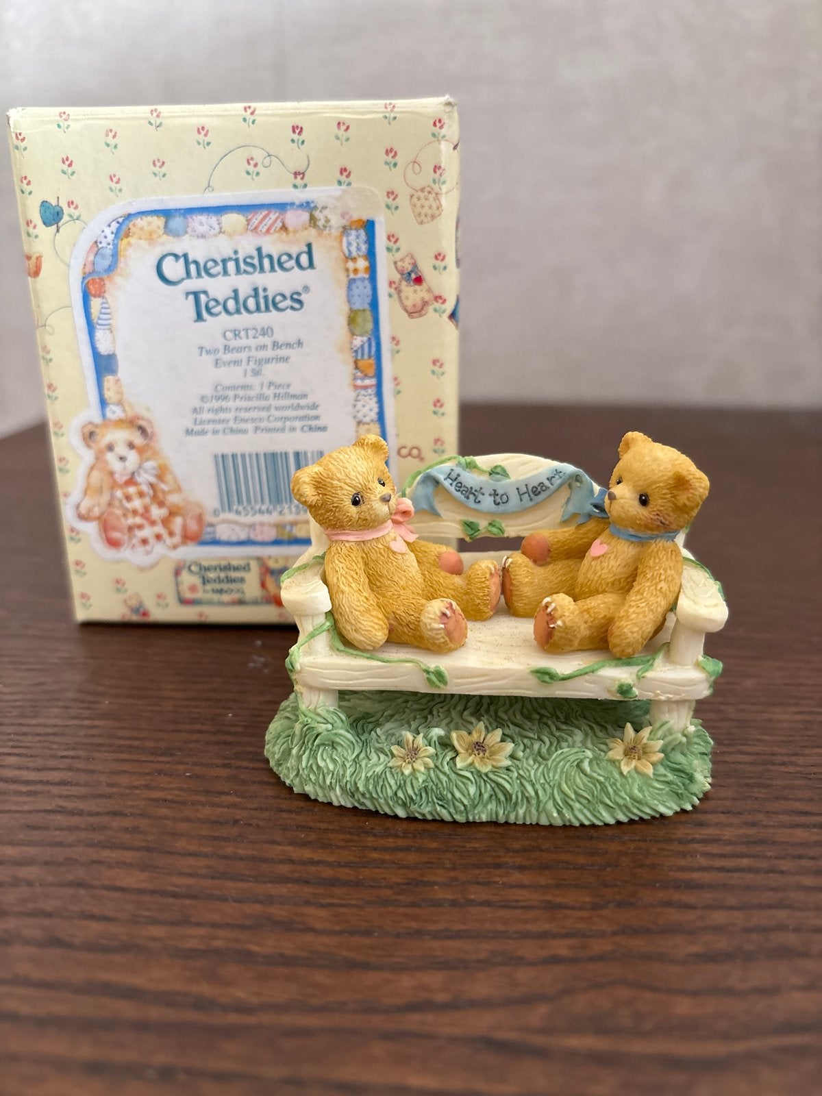 Cherished Teddies CRT240 'Two Bears on Bench' Beeldje, Ophalen of Verzenden, Zo goed als nieuw, Beeldje, Cherished Teddies