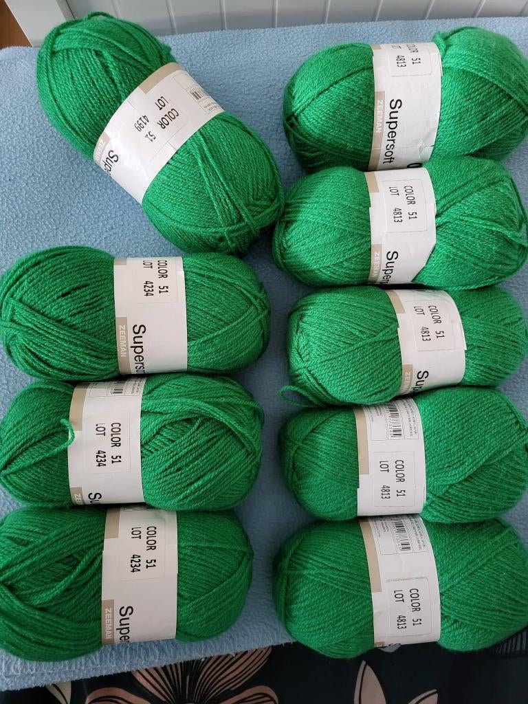 groene bollen supersoft garen, Ophalen of Verzenden, Nieuw, Breien, Wol of Garen