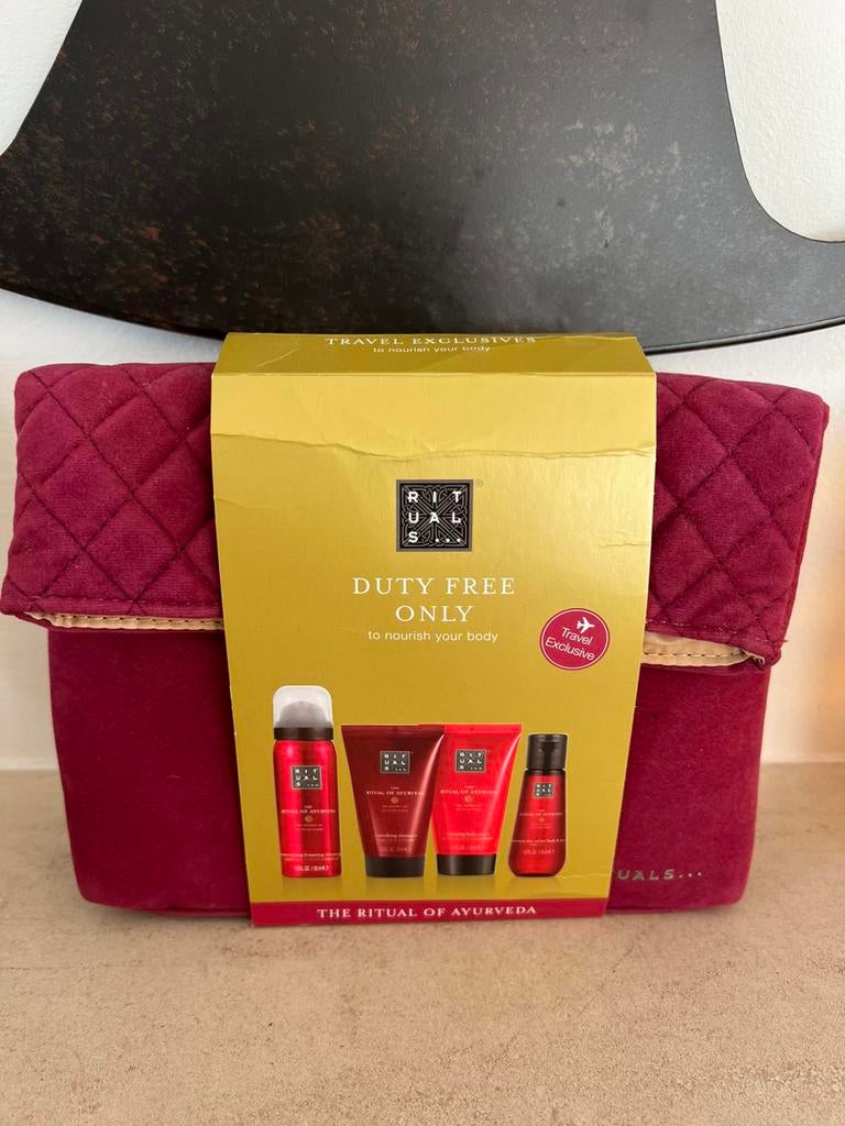Rituals Ayurveda Giftset travel met toilettas 🌹🎁 Nieuw!, Ophalen of Verzenden, Nieuw, Bad & Douche