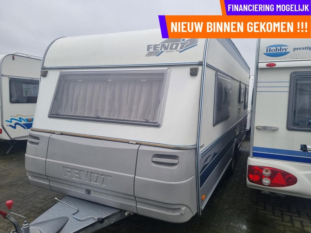 FENDT PLATIN 530 ENKELE BEDDEN + VOORTENT +LUIFEL +MAGNETRON, Caravans en Kamperen, Caravans, Rondzit, 7 tot 8 meter, Bedrijf