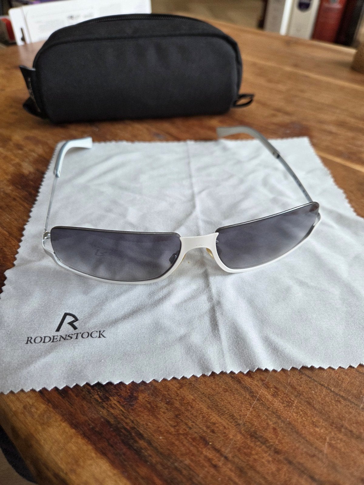 Rodenstock Zonnebril - Wit/Zilver met Grijs Getinte Glazen, Overige merken, Gebruikt, Zonnebril, Wit