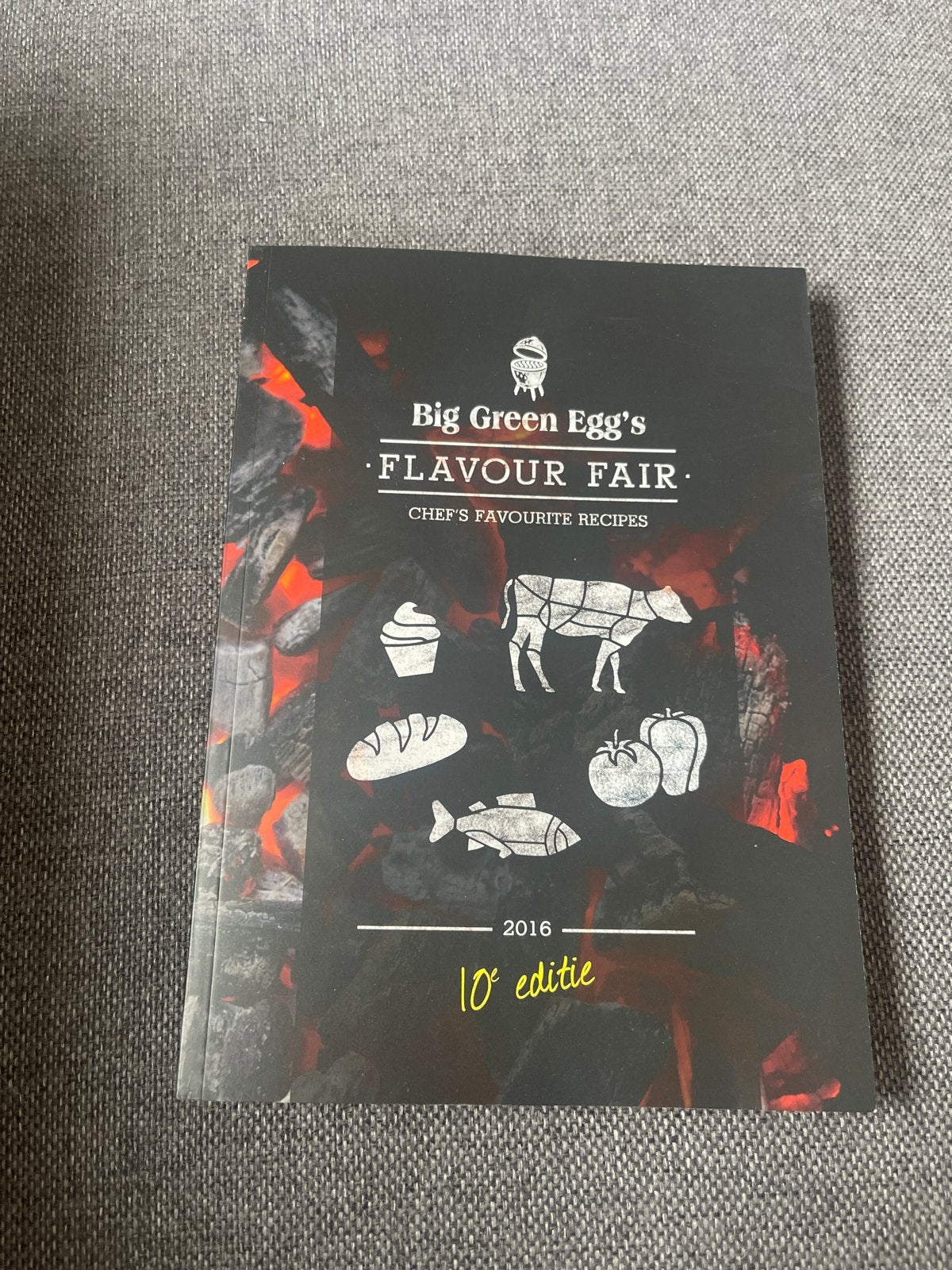 Big Green Egg Flavour Fair BBQ Boek 2016 (10e editie), Ophalen of Verzenden, Zo goed als nieuw, Voorgerechten en Soepen