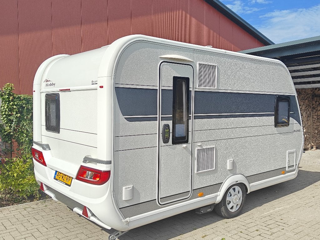 Hobby 400SFE De Luxe 2021 met AIRCO, Omvormbare zithoek, Hobby, Treinzit, Particulier
