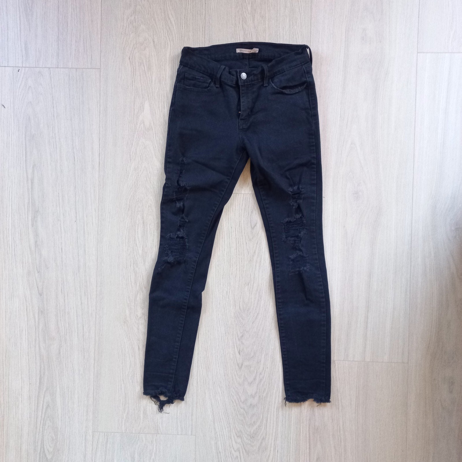 Zwarte Levi's 710 Super Skinny Ripped Jeans W29/L30, Kleding | Dames, Zwart, Ophalen of Verzenden, W28 - W29 (confectie 36), Gedragen