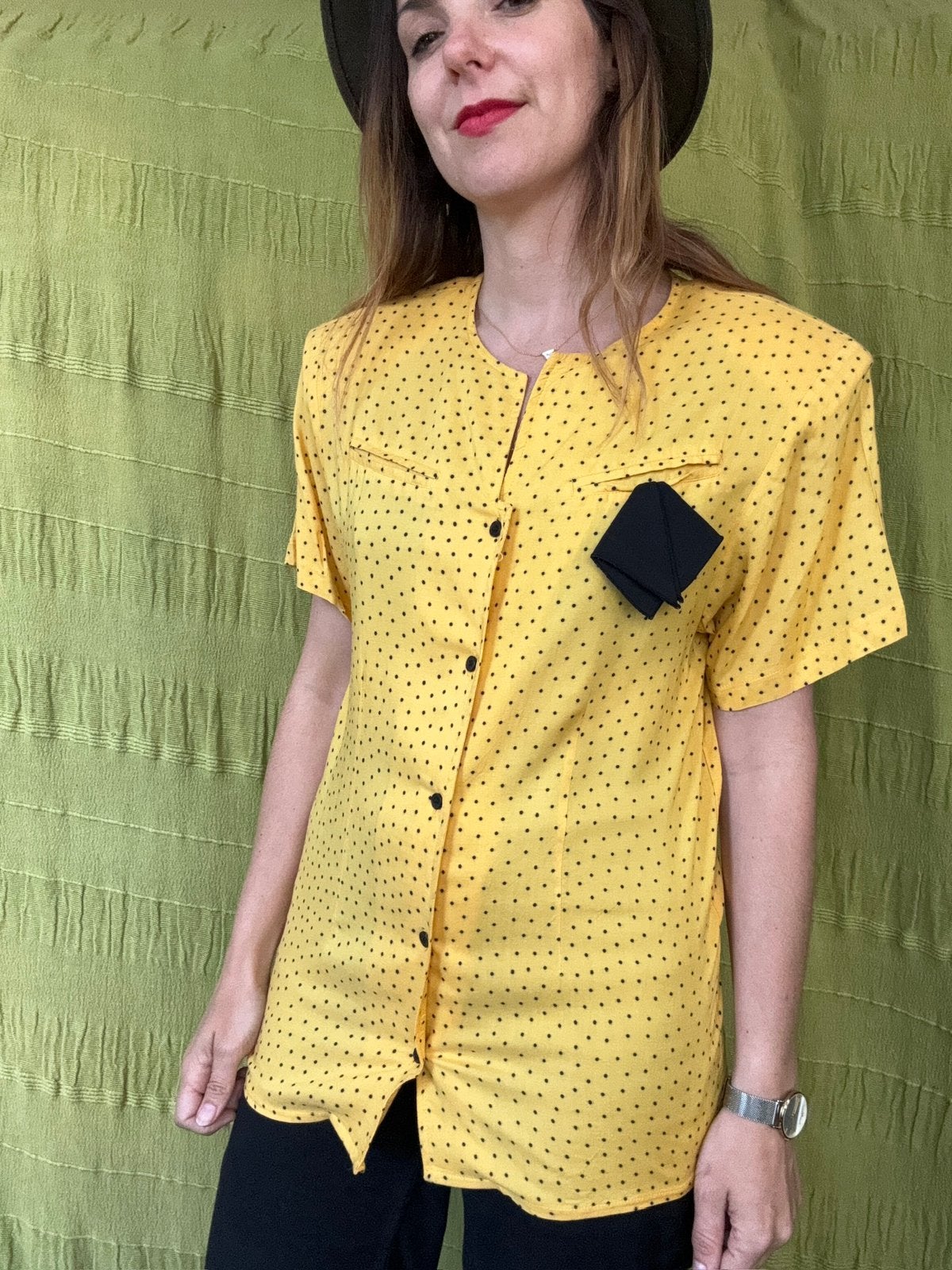Vintage blouse - jaren 80/90 - geel - zwarte stippen 36/S, Hgv, Ophalen of Verzenden, Maat 36 (S), Gedragen