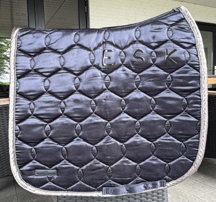 Eskadron Zadeldek Satin Emblem Heritage donkerblauw, Full (L), Dressuurdekje, Verzenden, Zo goed als nieuw