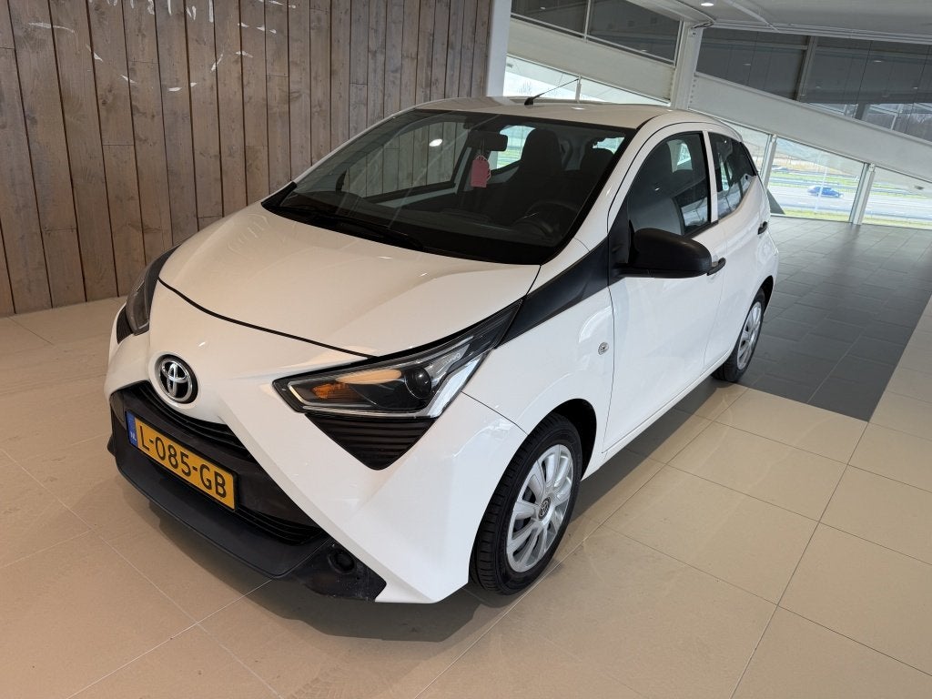 Toyota Aygo 1.0 VVT-i x-fun (bj 2021), Gebruikt, Euro 6, 4 stoelen, Wit