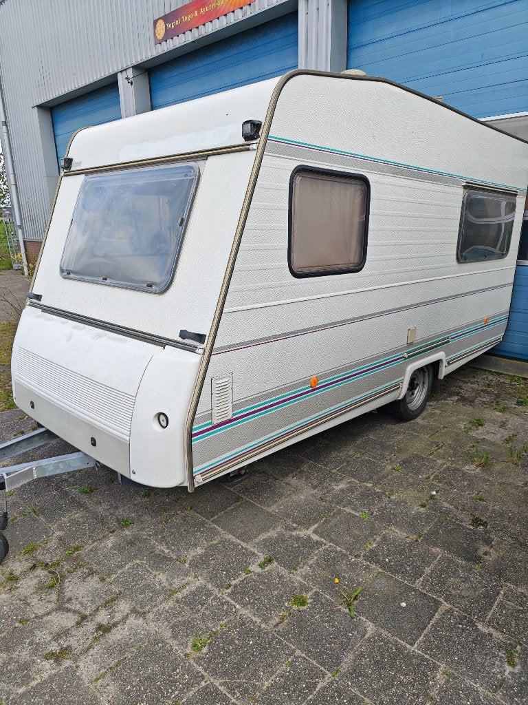 Caravan CARAVELAIR, Treinzit, Particulier, 4 tot 5 meter, 500 - 750 kg