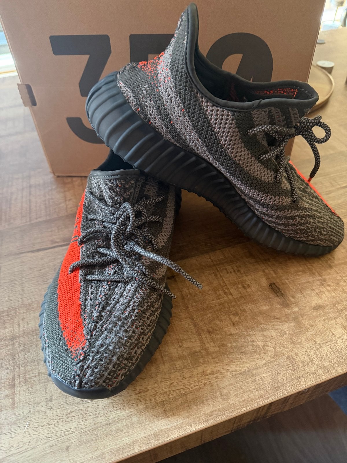 Adidas Yeezy Boost 350 V2 Dark Beluga - Maat 43 1/3, Kleding | Heren, Ophalen of Verzenden, Nieuw, Overige kleuren, Sneakers of Gympen