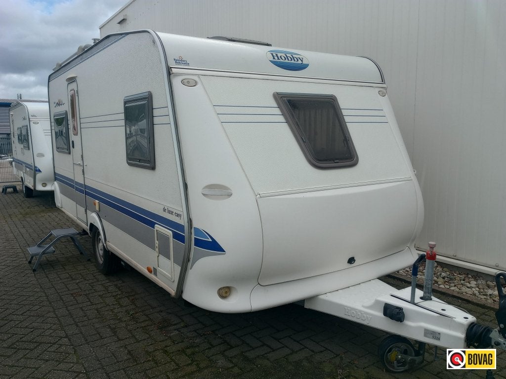 Hobby De Luxe 460 UFE Mover, voortent, fietsrek, Schokbreker, Rondzit, Hobby, Bedrijf