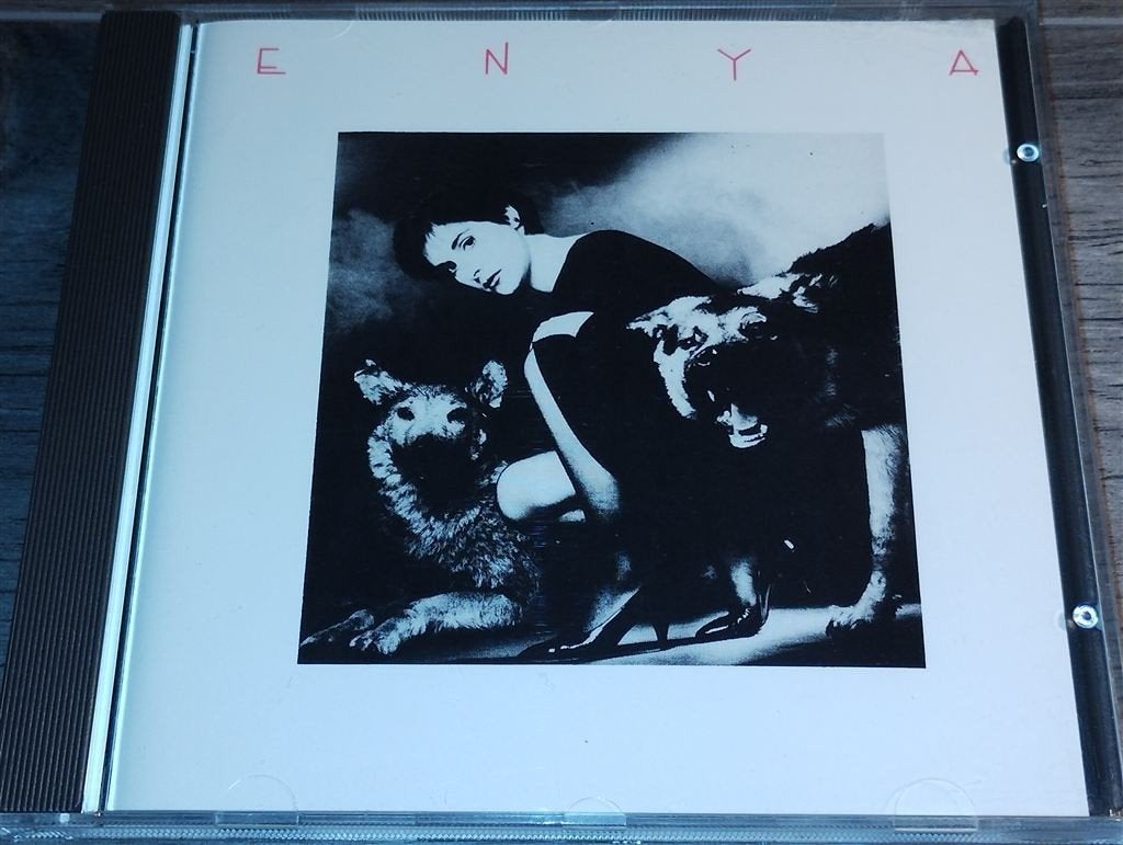 Enya - Enya [NL 1988], Ophalen of Verzenden, Zo goed als nieuw