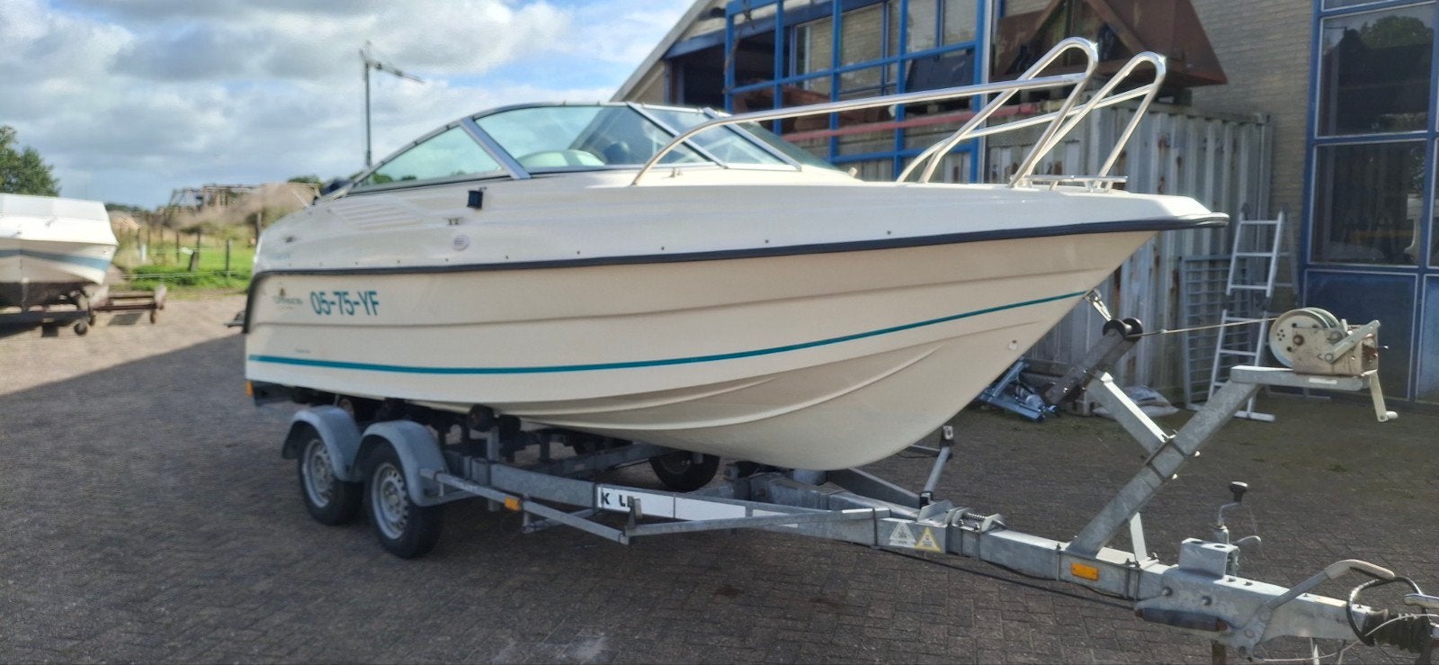 Uttern 5500 DC cuddy open kuip 140 pk suzuki efi 4 takt, Watersport en Boten, Overige merken, Gebruikt, Buitenboordmotor, 140 pk