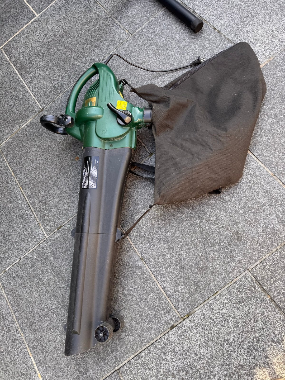 Elektrische Bladblazer met Zuigfunctie en Opvangzak, Ophalen, Gebruikt, Handgedragen, Met opvangzak