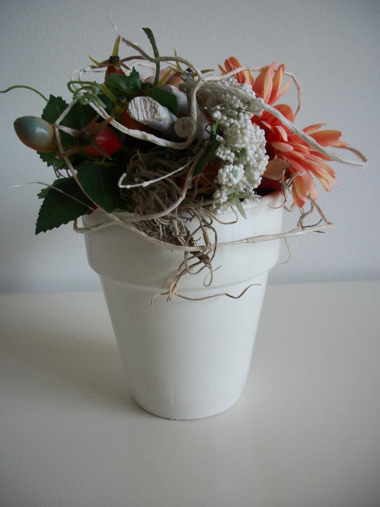 Bloemstuk Hortensia Rozenbottel - Oranje Roze Wit – zgan, Binnen, Ophalen of Verzenden, Zo goed als nieuw, Kunststof