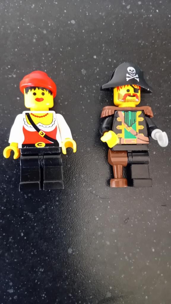 Lego piraten minifiguren, Kinderen en Baby's, Speelgoed | Duplo en Lego, Ophalen of Verzenden, Zo goed als nieuw