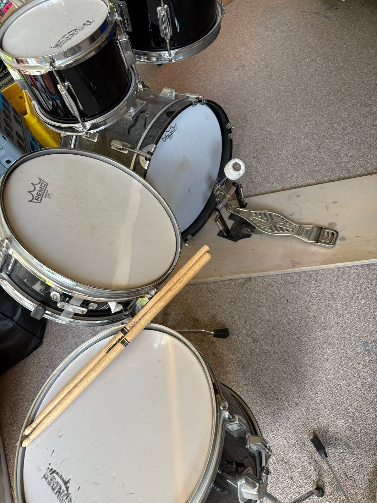 Kinder Thunder drumstel met bekkens en drumstokken, Ophalen, Gebruikt, Overige merken