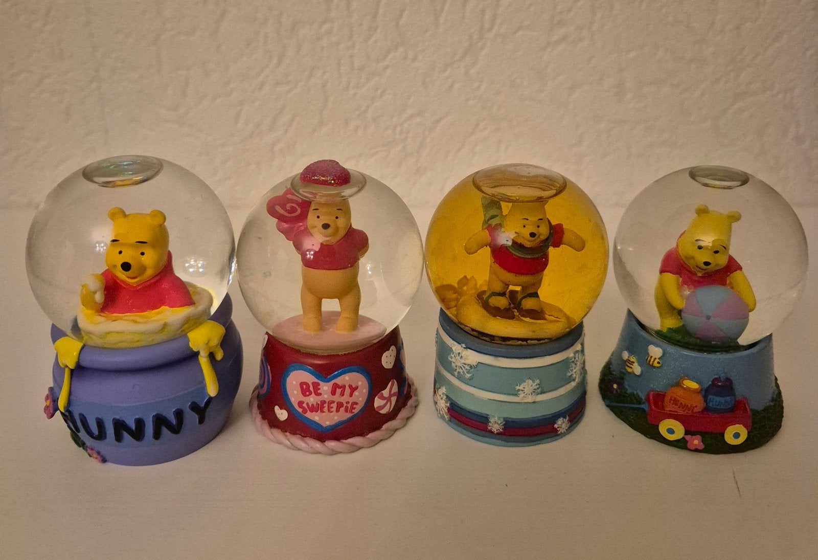 4x winnie globes, Ophalen of Verzenden, Winnie de Poeh of vrienden, Zo goed als nieuw, Beeldje of Figuurtje