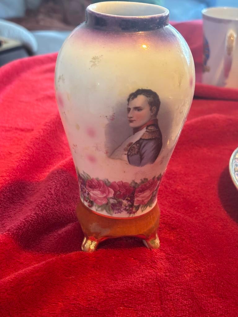 Vintage Porseleinen vaas met Napoleon en bloemen, Antiek en Kunst, Ophalen of Verzenden