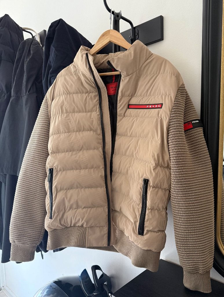 Prada gewatteerd jack met gebreide mouwen, Kleding | Heren, Jassen | Winter, Ophalen, Maat 52/54 (L), Beige, Zo goed als nieuw
